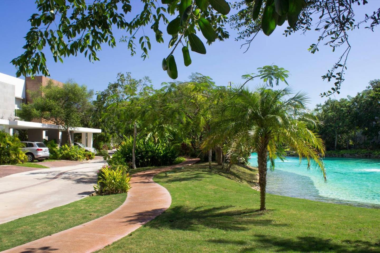Modern House Surrounded By Nature เมริดา ภายนอก รูปภาพ